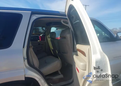 2004 Cadillac Escalade Standard from USA, damaged, VIN 1GYEK63N24R270062